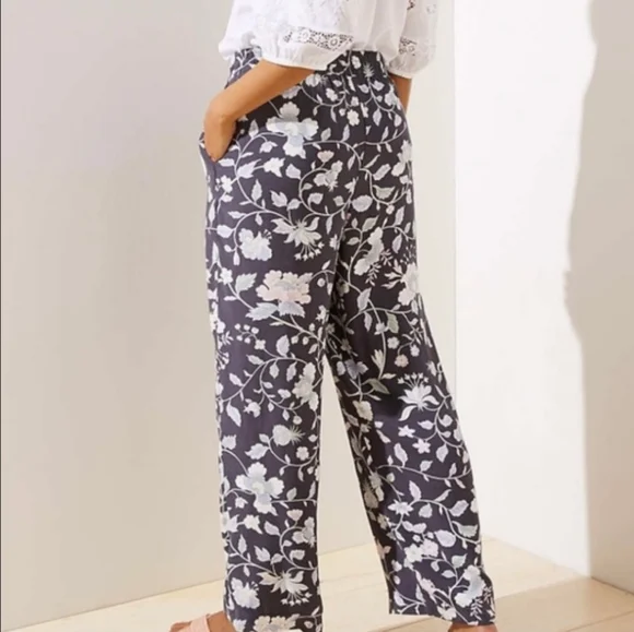 NWT LOFT Floral Fluid Drawstring Pants  Size Small Elastic Waist 100% Viscose - Picture 2 of 6